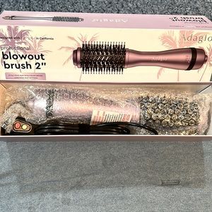 ADAGIO CALIFORNIA NIB Never Used 2” Blowout Brush